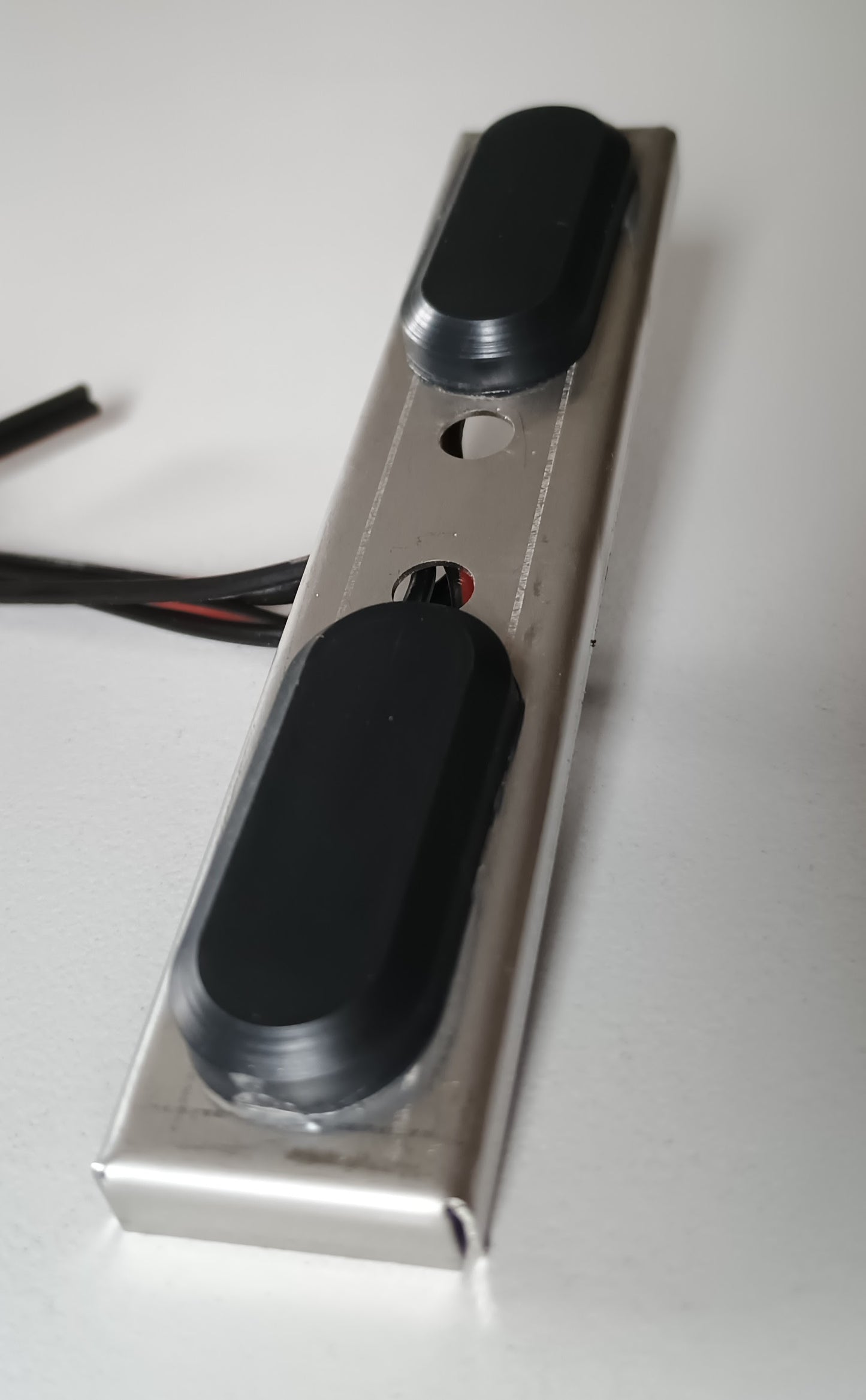 Zespół wyłączników krańcowych mechanizmu w słupie ELBRAM